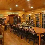 Gorgeous Lodge, 100 Acres 15 Min To Indiana Pa