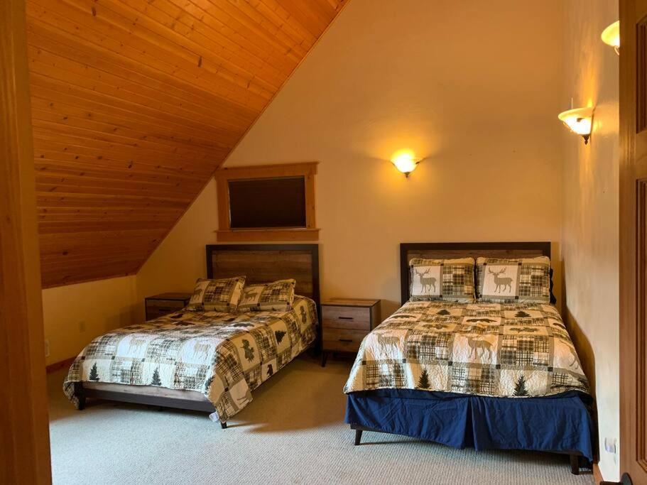Gorgeous Lodge, 100 Acres 15 Min To Pa * Indiana