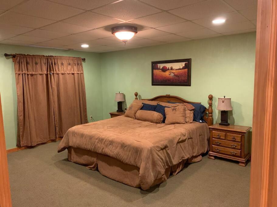 Gorgeous Lodge, 100 Acres 15 Min To Pa Villa