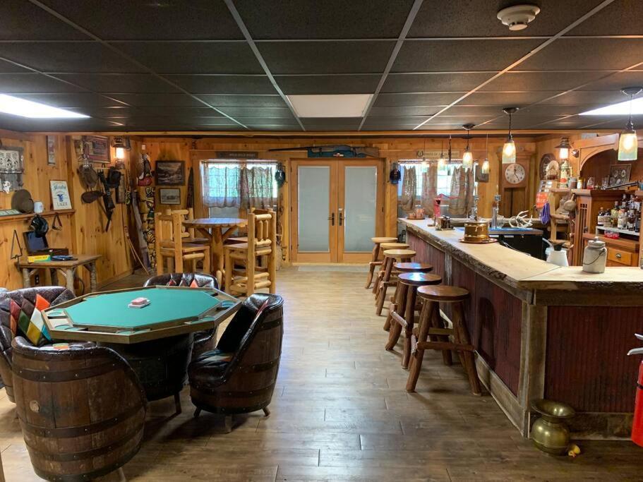 Villa Gorgeous Lodge, 100 Acres 15 Min To Pa