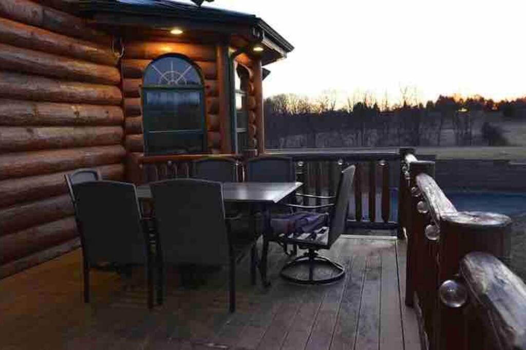 Gorgeous Lodge, 100 Acres 15 Min To Pa *