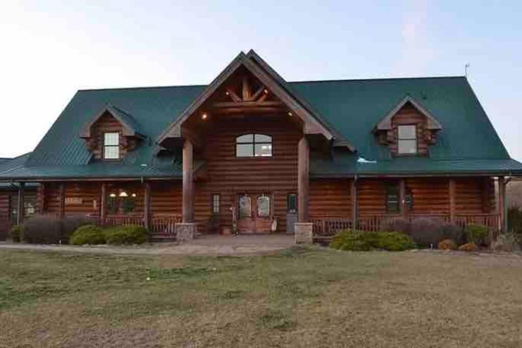 Gorgeous Lodge, 100 Acres 15 Min To Pa * Indiana