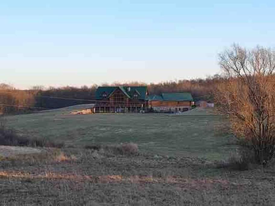 Gorgeous Lodge, 100 Acres 15 Min To Pa Villa *