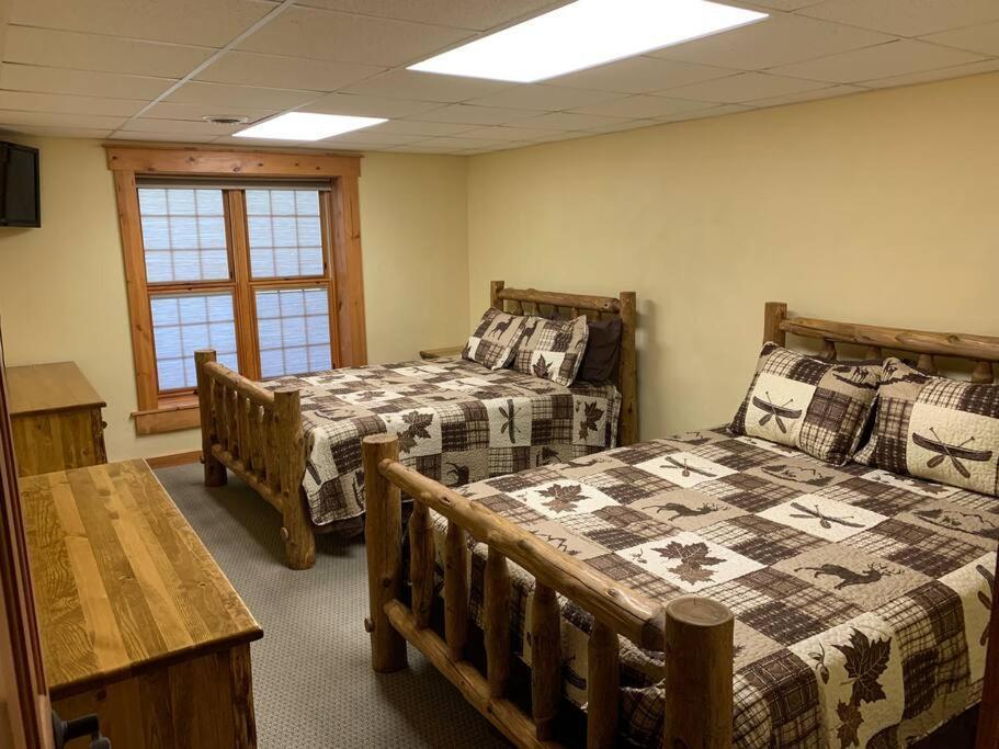 Gorgeous Lodge, 100 Acres 15 Min To Pa *