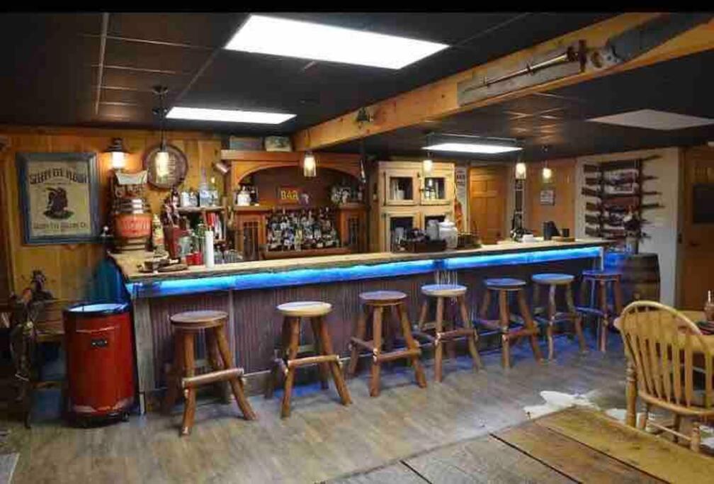 Gorgeous Lodge, 100 Acres 15 Min To Pa * Indiana