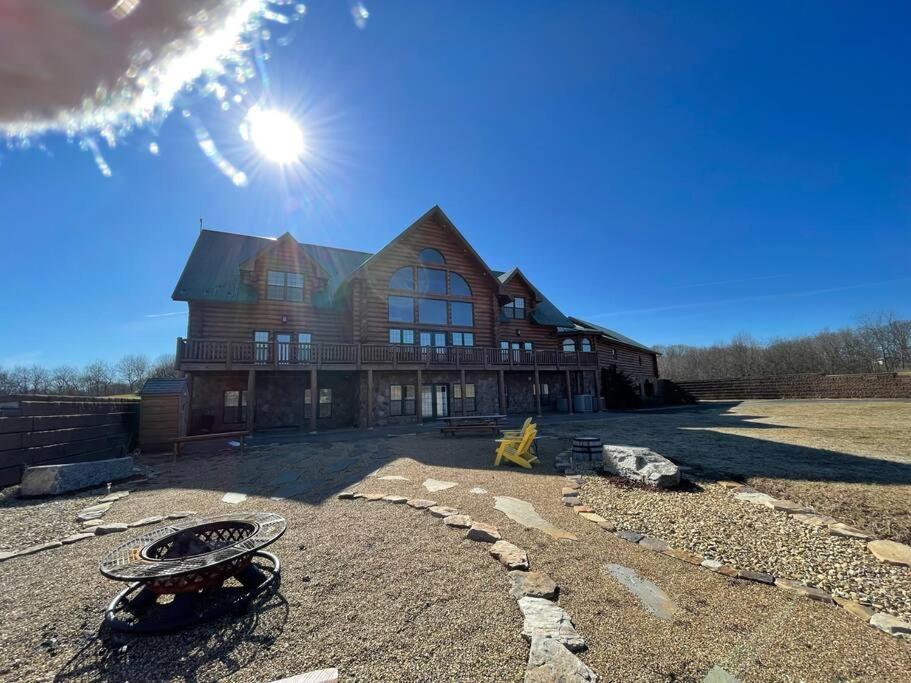 Gorgeous Lodge, 100 Acres 15 Min To Pa * Indiana